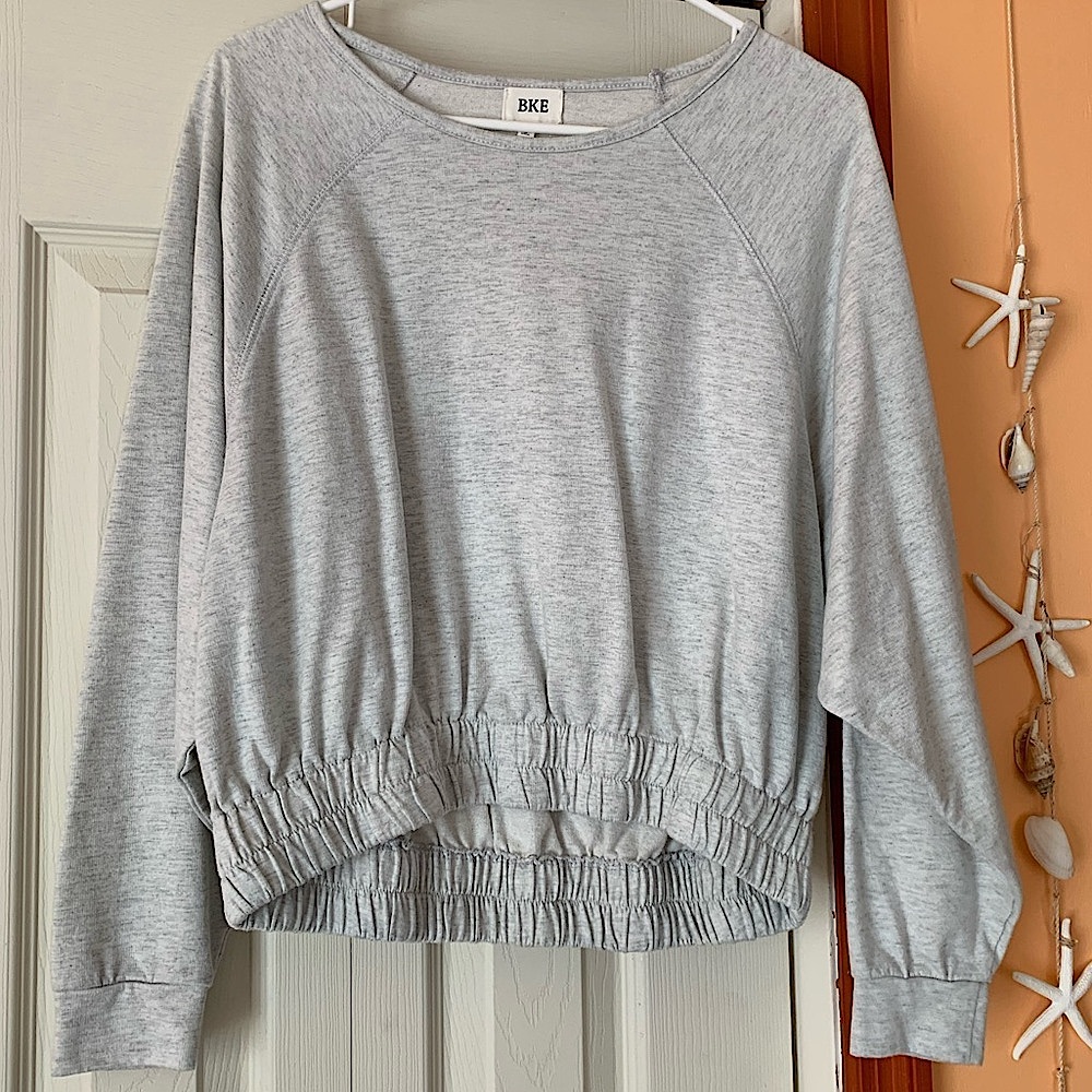 BKE Women’s Crop Gray Hi Lo Long Sleeve Top Size Extra Small NWOT
